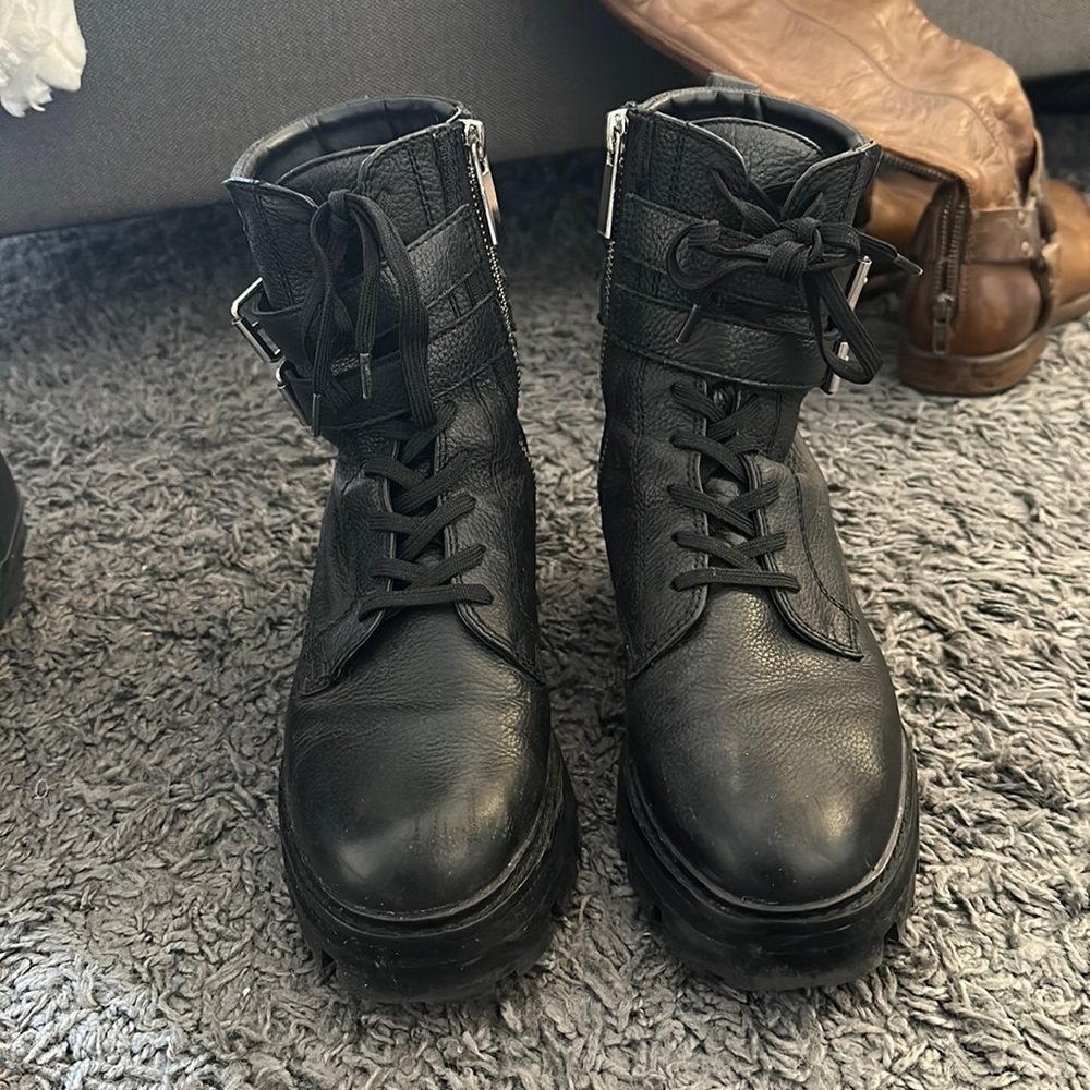 Dolce vita black boots